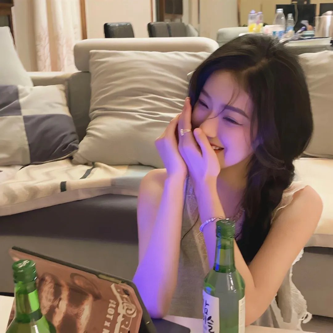 绝等性感海报